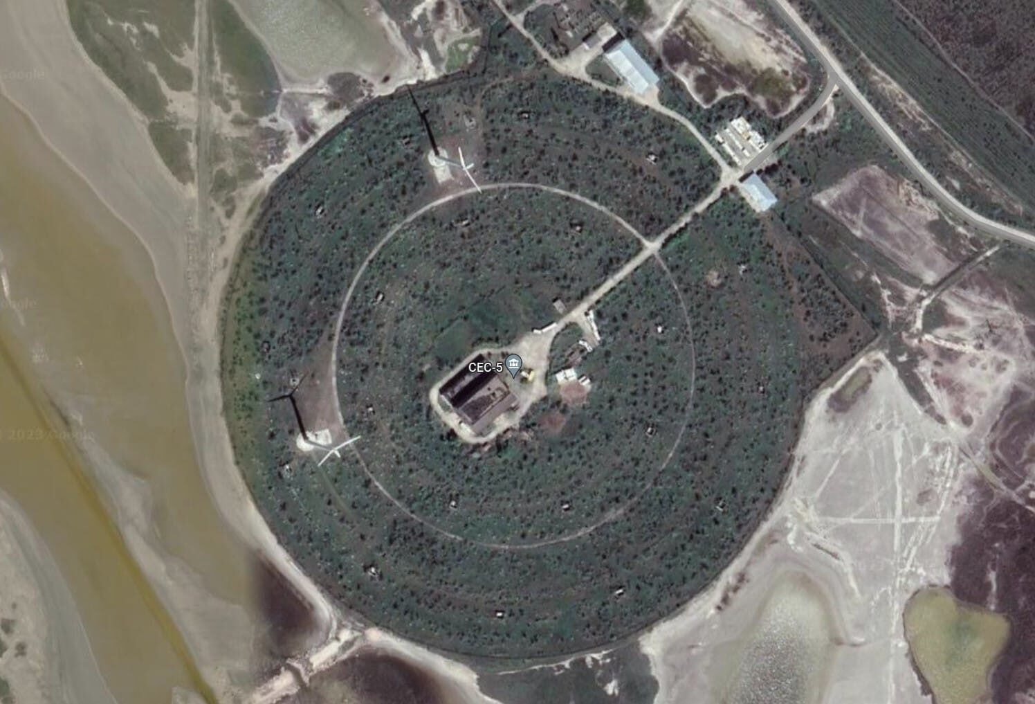 Супутниковий знімок сонячної електростанції на Google Maps
