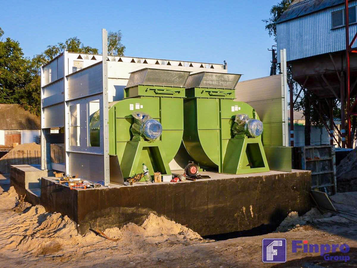 Установка основания зерносушилки на фундамент